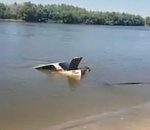 Еще одно ЧП в Астраханской области: машина ушла под воду