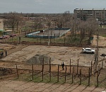 В посёлке Красные Баррикады строят семейно-спортивную площадку