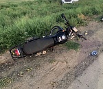 Под Астраханью автомобиль сбил 15-летнюю девочку-мотоциклистку