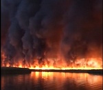 Опубликованы апокалиптичные кадры пожара в Астраханской области