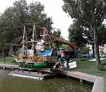 Что стало с кораблем, установленным на Лебедином озере