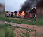 Под Астраханью из-за удара молнии сгорел жилой дом