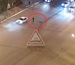 В Астрахани на пешеходном переходе сбили молодого парня: кадры ДТП