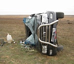 Под Астраханью опрокинулась иномарка: пострадало три человека