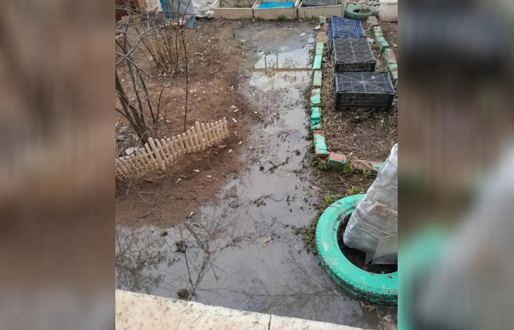 Дом на «десятке» в Астрахани затапливает фекалиями