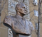 Второго августа – ВДВ. У бюста «Дяди Васи»