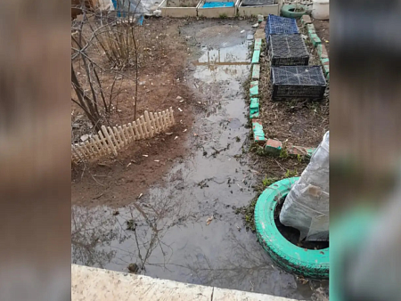 Дом на «десятке» в Астрахани затапливает фекалиями