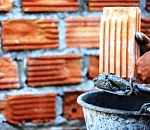 Астраханский предприниматель ради получения земельного участка по низкой цене  построил на нем «чудо-дом»