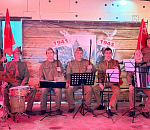 Артисты центра им. Курмангазы отправились по Астраханской области поздравлять ветеранов