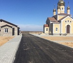 В Астраханской области накануне Пасхи благоустроили территорию храма Преображения Господня