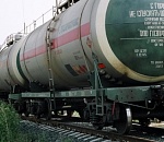 В Астраханской области цистерна с мазутом сошла с рельсов