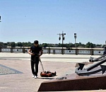 В Астрахани обследовали Набережную Волги на месте недавних аварий сетей канализации