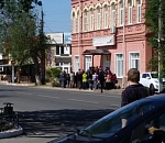 Полиция Астрахани начнет следить за дистанцией в очередях в МФЦ