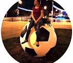 Ради фото астраханка залезла на только что установленную клумбу