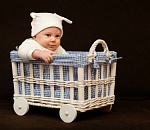 Астраханке, родившей двух мертвых детей, назначили выплату на первенца