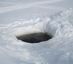 Под Астраханью 10-летний мальчик провалился под лед