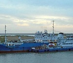 Под Астраханью застряло судно с экипажем