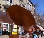 В понедельник в Астрахани ветер сносил крыши