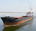 Под Астраханью сухогруз с зерном сел на мель