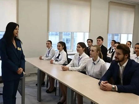 В 2026 году в Астраханской области по программе «Земский учитель» трудоустроят 11 педагогов 