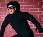 Студент из Казахстана попался на краже алкоголя из астраханского бара