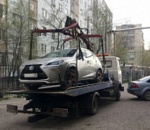 Курьез на парковке: астраханцы встали грудью на защиту "Лексуса" своего друга