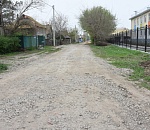 Игорь Седов обратил внимание на отсутствие тротуара у строящегося детского сада в Астрахани