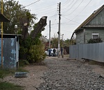 На окраине Астрахани подсыпают грунтовые дороги