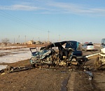 В Астраханской области столкнулись два автомобиля: три человека погибли