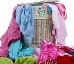 Астраханец прятался от судебного пристава в куче грязного белья