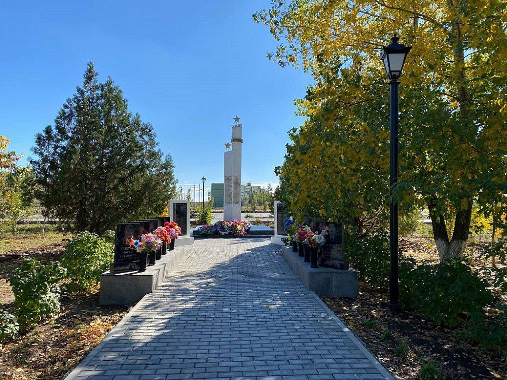 Парки и скверы в Камызякском районе преображаются благодаря нацпроекту