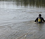 В Астрахани очевидцы спасли тонущую на городском пляже девушку