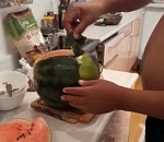 Евгений Малинин предупреждает астраханцев о странных арбузах