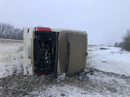 На трассе в Ставрополе перевернулся рейсовый автобус Севастополь - Астрахань