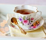 Астраханку ограбили, пока она пила чай с подругой