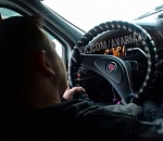 Астраханцы интересуются, долго ли маршрутчик будет смотреть сериал за рулем 