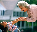 Астраханка, запрещающая бабушке общаться с внуком, заплатит штраф 