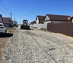  После приема прокурора в астраханском селе подсыпали дорогу к дому участника СВО