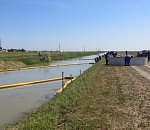 Объекты нефтепроводной системы в Астраханской области укрепляют к паводку
