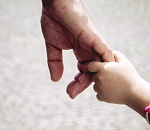 Судебным приставам пришлось помочь воссоединению астраханца с 10-летней дочкой