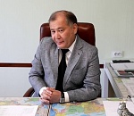 Застали в "интимный" момент. Жители Астраханской области запечатлели своего мэра в наручниках 