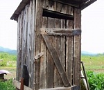 В Астрахани полуторагодовалый ребенок утонул в уличном туалете