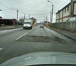 В Астрахани на дороге появилась опасная яма