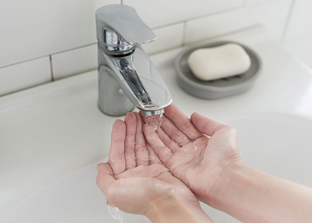 Тысячи астраханцев заплатят за воду втридорога