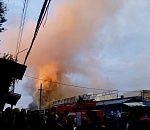 В Астрахани на рынке Большие Исады крупный пожар (ОБНОВЛЕНО!)