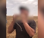 Астраханец показал фокус с проглатыванием змеи и умер: видео