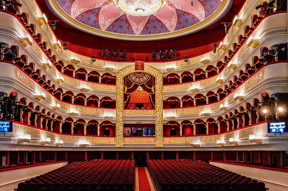  Новое оборудование для сценических спецэффектов получит астраханский театр