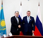 Астраханский губернатор награжден казахстанским орденом