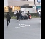 В Астрахани водитель не вписался в поворот у ТЦ "Ярмарка"