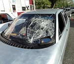 В Астрахани под машину попала школьница, перебегавшая дорогу, чтобы купить цветы